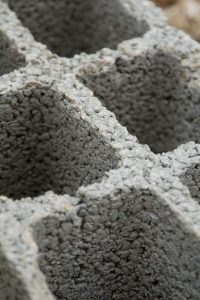 Из чего сделан бетон и для чего он используется?