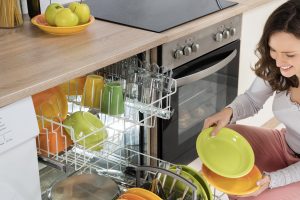 Преимущества посудомоечной машины: здоровее и безопаснее