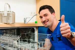 5 Важных причин для чистки посудомоечной машины
